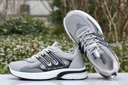 2024 nouvelles chaussures de créateurs chaussures de course chaussures de course en plein air alpinisme cyclisme chaussures kaki noir et blanc surface en cuir imperméable augmentation respirante