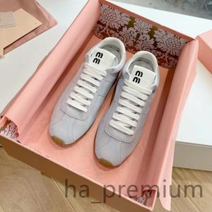 2024 Nouveau Designer Simple Casual Chaussures Mode Appartements Bas Top MM Lettre En Caoutchouc Plateforme Femme Couleur Unie Baskets Chaussures De Plein Air Chaussures De Canal Taille 35-40