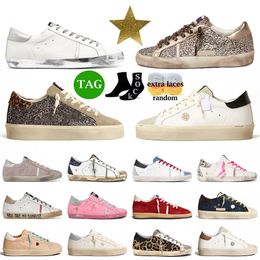 2024 New Designer Sneakers Golden Superstar Sabot Mid Star High Top Slide Doold Dirty Sports Shoe Men Famous Italie Brand Chaussures décontractées Flat Dhgate Trainers 35-46