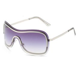 2024 Nouvelles lunettes de soleil designer intégrées populaires dans la rue Shoot Cool Lunettes personnalisées Y2K Sunglasses Femelle Protect Eyes Outdoor Drive