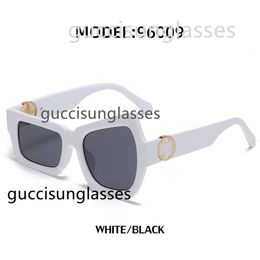 2024 Lunettes de soleil de nouveau designer Personnalités Steampunk Sunpunk Sunglasses pour hommes Cadre irrégulière Suncreen Sunglasses Wholesale