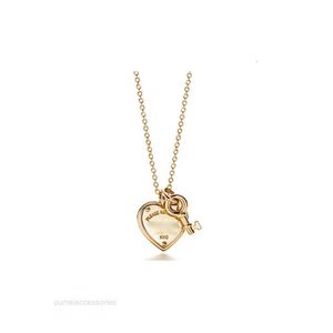 2024 NIEUWE Designer T kettingen Classic S925 Sterling Silver Heart Key Gold Compated Diamond Necklace Populaire liefdeskraagketen