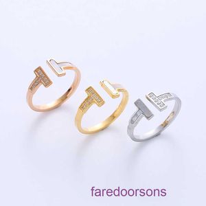 2024 nieuwe Designer Tifannissm ring roestvrij staal Zuid-Korea Oostpoort Titanium Staal Dubbele T Open Ring Vrouwelijke Rose Gold Paar Internet hebben originele doos