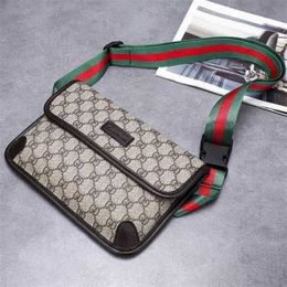 2024 NOUVEAU DESIGNER FEMANS CROSSBOCK-FORME STODER TRENDE STYLE CHAOHUOCHAO Brand à la mode Small Square Street Street Outdoor Phone Mobile Phone Diagonal Sac