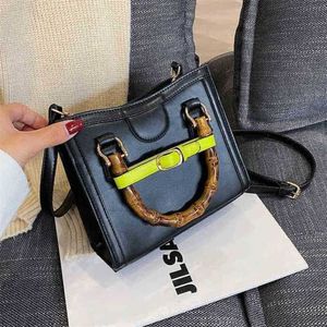 2024 Nieuwe Designer Dames Crossbody Schouder Draagbare messenger eenvoudige stijl Bamboo Slub F4GB -tas