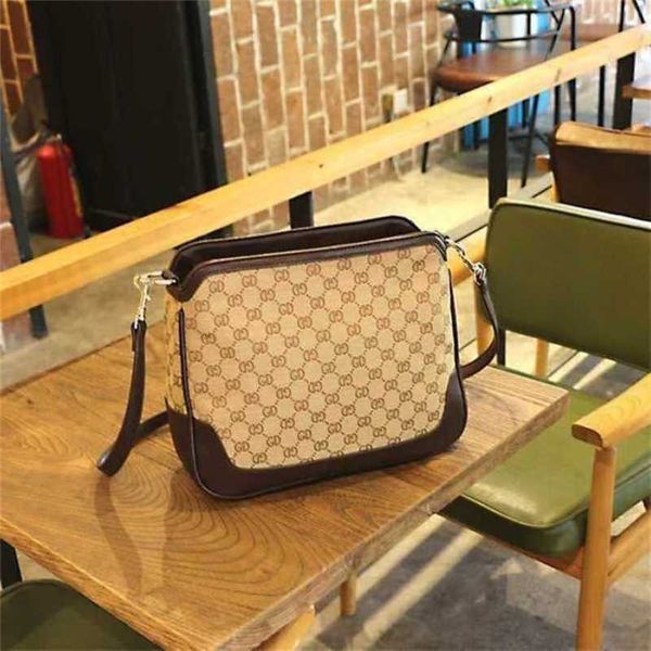 2024 Nuevo diseñador El hombro Crossbody para mujer se puede mezclar lotes de la red de estilo de estilo y bolso de cuero suave y americano