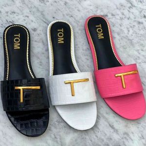 2024 Nueva DHgate Moda Sandalias Diseñador Mujer Tom Black Flip Flop Hombres Ford Miui Goma Deslizadores planos Sandale de lujo Hotel Mule Slide Verano Mius Loafer Beach Slipper