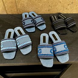 2024 Nieuwe dubbele riem platte sandalen met F decoratieve gesp en antieke blauwe denim materiaal verfraaiing F-patroongrootte 35-42