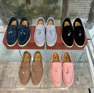 2024 Nuevos zapatos de vestir Loro Charms Walk 18 Mocasines de color para pianos Hotel para mujer Casual Travel Flat Loafer Black White Sneaker Zapato Tenniss Cálido Oficina Carrera Caminata Run