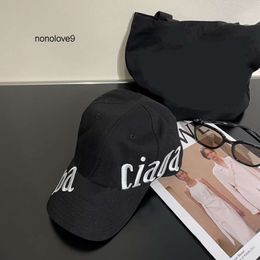 2024 nieuwe geborduurde baseball cap luxe designer hoed vrouwen klassieke pet vrouwelijke zomer casual caps honderd nemen zonbescherming zonnehoed retro