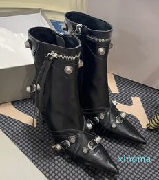 2024 nouveau célèbre créateur de luxe femmes bottes hiver nouveau cuir véritable pointu rivet marque talons hauts nouveau noir talon fin gland boucle de ceinture à manches courtes dames bottes