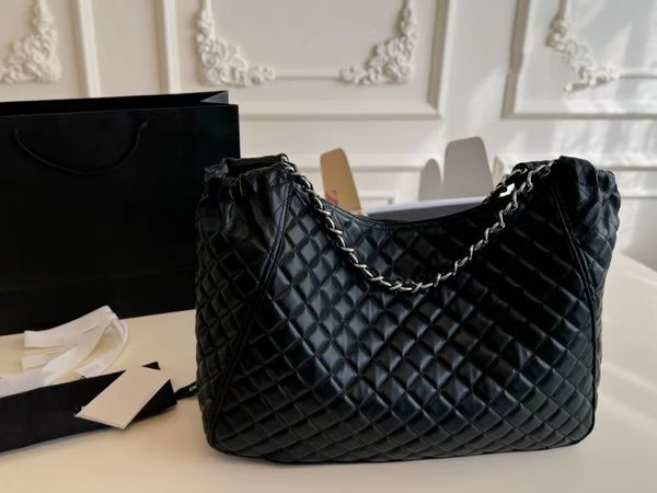 2024 Nouveau design de mode Sac fourre-tout classique pour femmes Noir Or Ling Grille Pleine de puissance Grande capacité Sac à bandoulière décontracté et polyvalent à une épaule