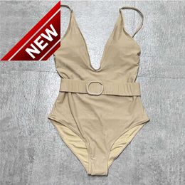 2024 Nieuwe modeontwerper Sexy bikini stelt goedkope mode dames bodysuit met brief taille riemontwerp sexy sling gevated zwempak voor de zomer