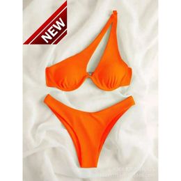 2024 NOUVEAU créateur de mode Sexy Bikini Ensembles Bikini bon marché Micro Micro Femmes Summer One épaule Neon High Cut Brazilian ensemble Push Up Up Up Suite du maillot de bain