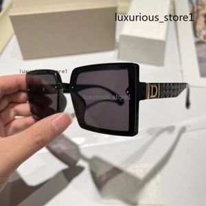 2024 Nieuwe Mode Designer Zonnebril Top Look Luxe Rechthoekige Zonnebril voor Vrouwen Mannen Vierkante Shades Dik Frame Naakt Sunnies Unisex Zonnebril met Doos