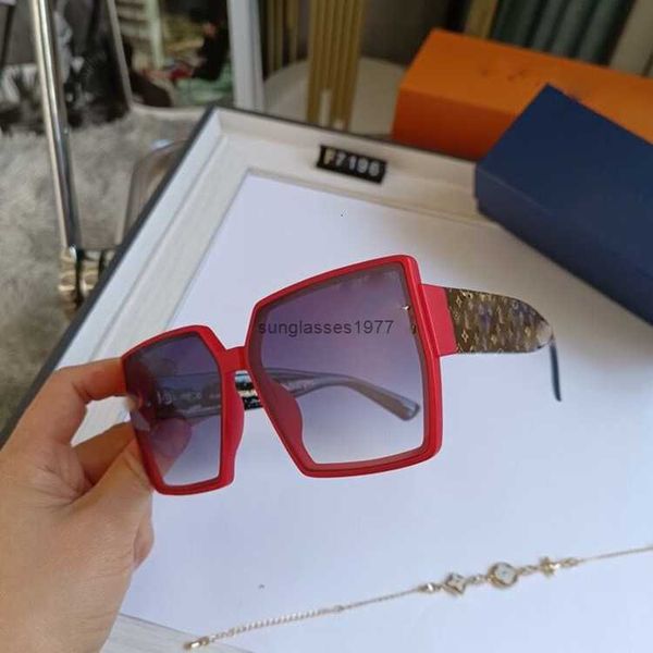 2024 New Fashion L Family Hot Net Red Sunglasses Sungasses Large Frame Square Street Shooting Mirror