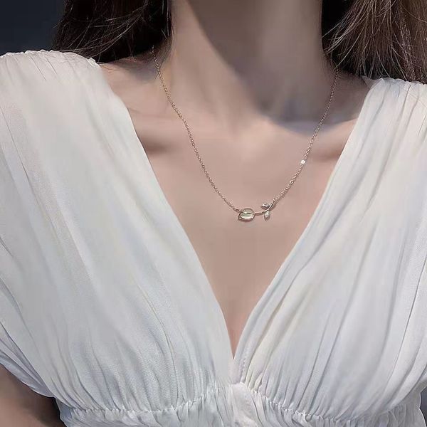 2024 Nouvelle mode de luxe petite tulipe collier en or 14 carats pour femmes personnalité mode petite amie collier chaîne bijoux de fête cadeaux d'anniversaire