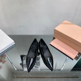 Nouvelle mode 2024, la nouvelle série de chaussures simples pointues Mary Jane, un incontournable pour les fées