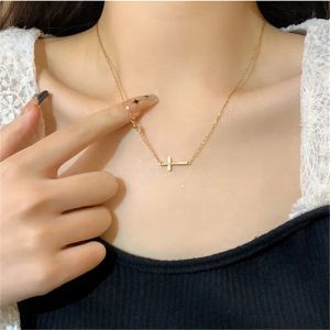 2024 Nieuwe Mode Trend 14 K Geel Goud Elegante Prachtige Eenvoudige Cross Zirkoon Ketting Vrouwen Sieraden Party Premium Gift Groothandel