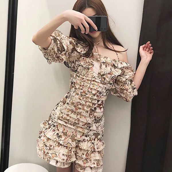 2024 Nouvelle mode femme robe sexy volants manches courtes taille haute robes plissées épaules dénudées manches bouffantes imprimé fleur mini robe vacances vacances