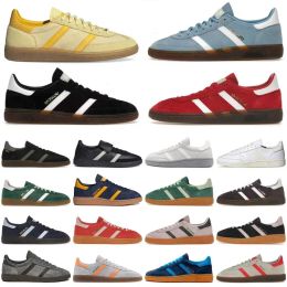 2024 NUEVO BURRIÓN DEL PANO HANDA CARILLO AMARILLO Scarlete Army Gum Aluminium Night Night Shadow Brown Collegiate Green White Grey Casual Shopers Shopers Gym Shoes 87