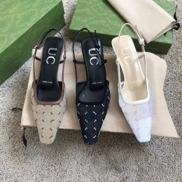 Robe Shoe Womens Sandal Chaussures luxurys 2024 Nouveau étincellement de créateur de carrière en carrière décontractée talons de fête d'été Top Quality Black White Dame High Heel