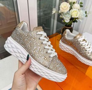 2024 Nouvelle édition haute édition et automne à tête ronde lacet up épais sports et chaussures décontractées augmentent le poids et montrent du poids de diamant de petites chaussures blanches femmes, s