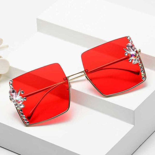 2024 Nuevo calidad de alta calidad 10% de descuento en el diseñador de lujo Nuevas gafas de sol para hombres y mujeres 20% de descuento en la versión coreana de Diamond para protección Mesh Gasas de conducción roja Fashion