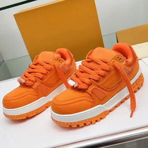 2024 nouvelle impression chaude baskets de luxe hommes chaussures de sport amoureux gris orange rouge chaussure d'entraînement blanc formateur sauvage bas-top skate plate-forme classique 36-45 L32