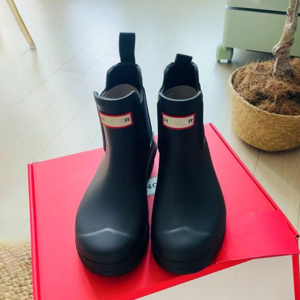 2024 Nouveaux chasseurs Bottines Bottes de pluie Hiver Designer Bottes de neige Martin Boot Top Qualité Hommes Femmes Chaud Noir Extérieur Cheville Montée Caoutchouc Botte d'équitation Mode Chaussure de randonnée