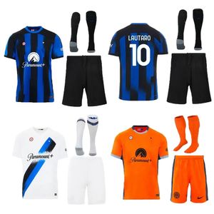 2024 Nuevos Inters S Kids Football Kits Jerseys Lautaro Thuram Barella Frattesi Final 23 24 25 25 Maglie Baby Football Shirt Camina Sportswear