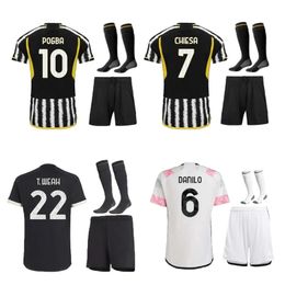 2024 Nouveaux maillots de football JuventusS Kits de football pour enfants 24 25 Kit de maillot de football pour bébé POGBA BONUCCI Uniforme DI MARIA Kostic Fagioli Danilo Maglie da Calcio Sportswear