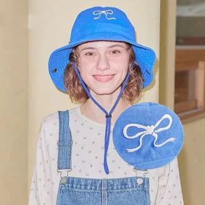 2024 Nouveaux designers coréens Bow Broidered Bucket Hat Girl mignon milaignant extérieur chapeau d'été