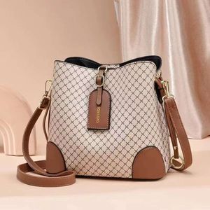 2024 Nouvelle édition coréenne Styled Sweet Fashion Women's Bag Cross Cross Bounter Handbag 80% Factory Wholesale