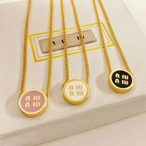 2024 Nieuwe letter Designer kettingcirkel Miu kettingontwerper 18k gouden ketting klassieke aangepaste hangketen mode diamant choker ontwerper sieraden 16 opties