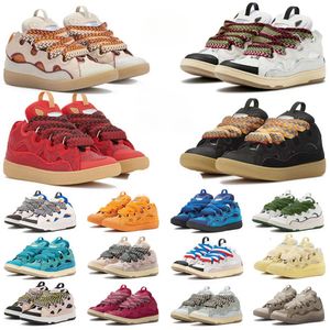 2024 Nieuwe Levin Leather Curb Sneakers Designer schoenen vrouwen buitengewone casual sneaker kalfslin rubber nappa platformsole lenvinlies heren trainers