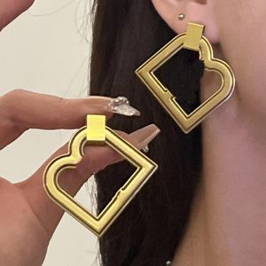 2024 Nouveau créateur de luxe Classic Fashion F-Letter Boucles d'oreilles pour femmes, voyage, anniversaire de mariage, cadeaux de bijoux de Noël-777