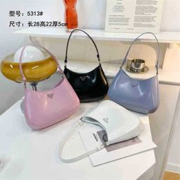2024 Neue Luxus-Qualitäts-Handtasche für Damen, koreanische Version, einfache rote Hand-Frachtbrief-Achselhöhle