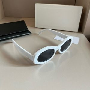 2024 Nouvelles lunettes de soleil ovales de luxe pour femmes Designer Summer Shades Lunettes polarisées Noir Vintage Lunettes de soleil surdimensionnées de femmes lunettes de soleil mâles avec boîte