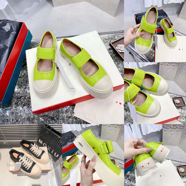 2024 Nouvelle sneaker de luxe Mary Jane Designer de chaussures en cuir de veau pour femmes Robe de bal en denim Chaussures décontractées Printemps Lacets Slip-on Lady Plate-forme Talons plats Entraîneur