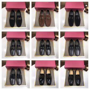 2024 Nieuwe mannen Designer Dress Lederen schoenen voor mannen Luxe Brits goudblauw Nationaal Patroon Oxfords Classic Gentleman Wedding Prom schoenen Maat 38-46