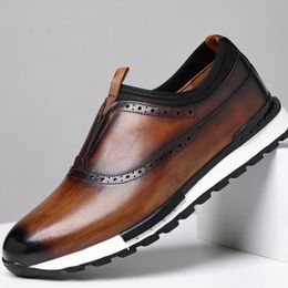 2024 Nouveaux chaussures décontractées pour hommes Lacet up en cuir véritable en cuir Oxfords Oxfords Chaussures pour hommes non glissés Sneakers masculins Zapatillas Hombre A29