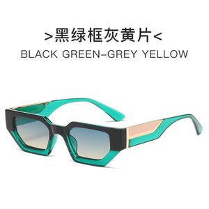 2024 Nouvelles lunettes de soleil pour hommes Fashion Fashion Womens Square Street Photo Cadre étroite Lunettes de soleil