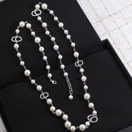 2024 Nouveau modèle Pendentif Colliers Colliers en argent Bijoux de luxe Designer Colliers de perles Cadeaux Amxm