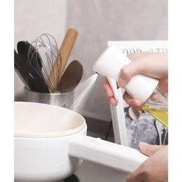 2024 NEW NEW NEW 200/300ML Oil Spray Pot Kitchen Household Edible Olive Oil Spray Bottle Atomized Misty Oil Tank Air Fryer Spray Bottlefor
