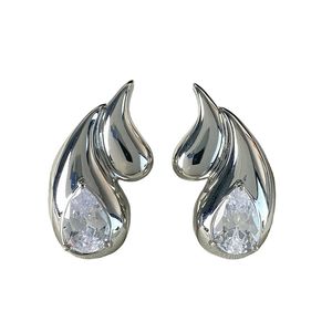 2024 Nouveau créneau léger Luxury Fashion haut de gamme Zircone Boucles d'oreilles incrustées pour les femmes Ins Double Drop Drop Design Charm bijoux Tendance