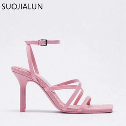 Sandalia nuevas mujeres suojialun 2024 sandalias de color rosa moda de la banda estrecha zapatos gladiator del tacón delgado de la punta cuadrada del dedo del aire al aire libre SH T230208 78