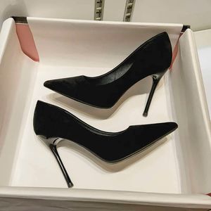 Escarpins en daim à talons aiguilles pour femmes, chaussures de soirée, de bureau, à la mode, confortables, noires, nouvelle collection 2024