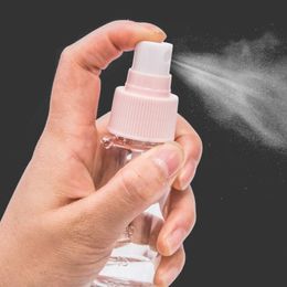 2024 NIEUWE REFILLABLE REIS BELEIDS SET PAKKET PAKKET Cosmetica Flessen Plastic Druk op Spray Bottle Makeup Tools Kit voor Travelfor Pressing Spray