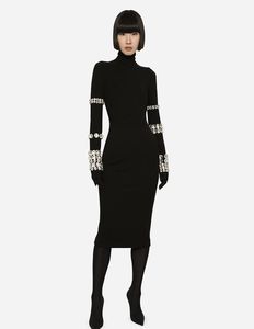 2024 Nieuwe runway jurk Spring herfstjurk Merk Same Style Empire Lange Mouw Black damesjurk Mode Moduofe Water Diamond Mid Lengte beroemde verbandjurk